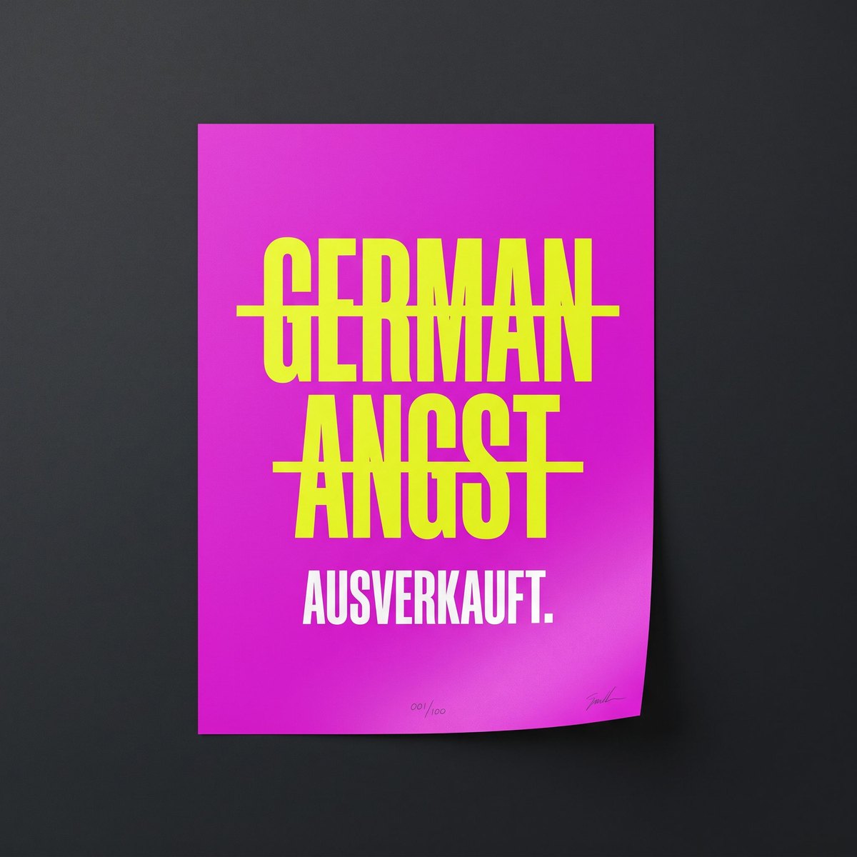 Ausverkauft Print: magentafarbenes Poster „German Angst — ausverkauft.“